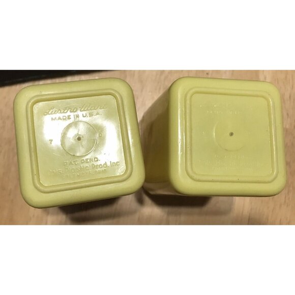 Vintage Lustro Ware Salt & Pepper Shaker Set Plastic Yellow & White Small USA - Picture 3 of 4